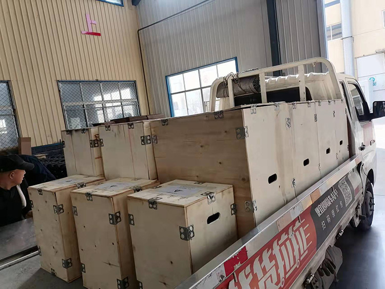 山东矿安重工一批气动隔膜泵发往陕西榆林