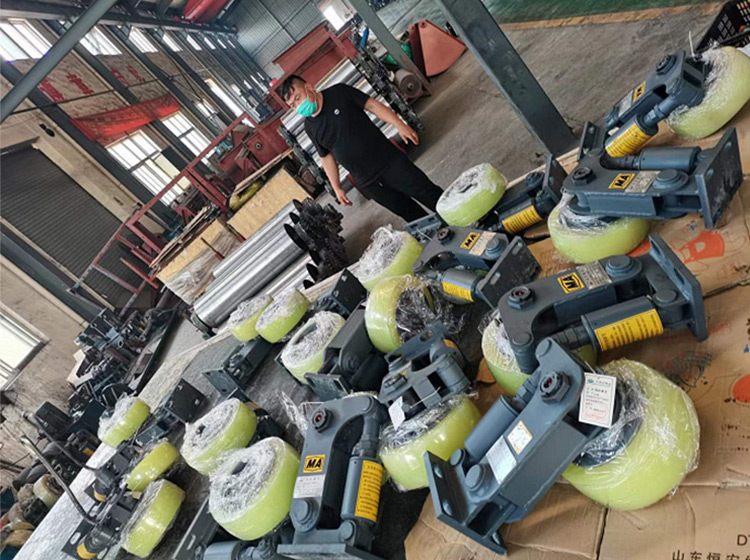 山东矿安重工一批滚轮罐耳发往河南周口