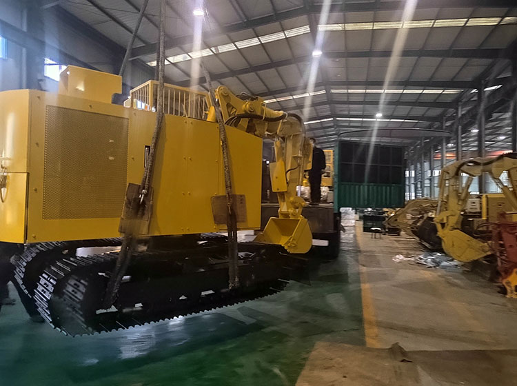 矿安重工自主研发生产的液压挖掘机专车发货