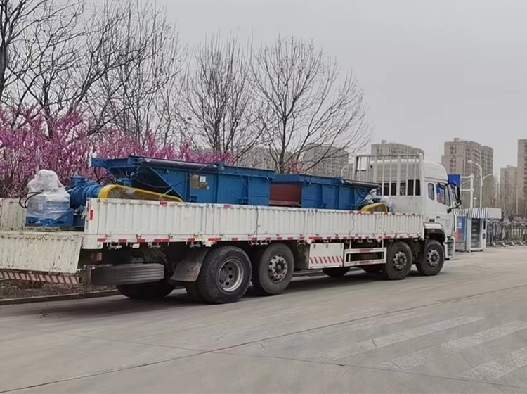 山东矿安重工生产的甲带给煤机发往河南新乡