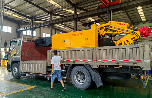 山东矿安重工自主研发的矿用扒渣机成功装车发货
